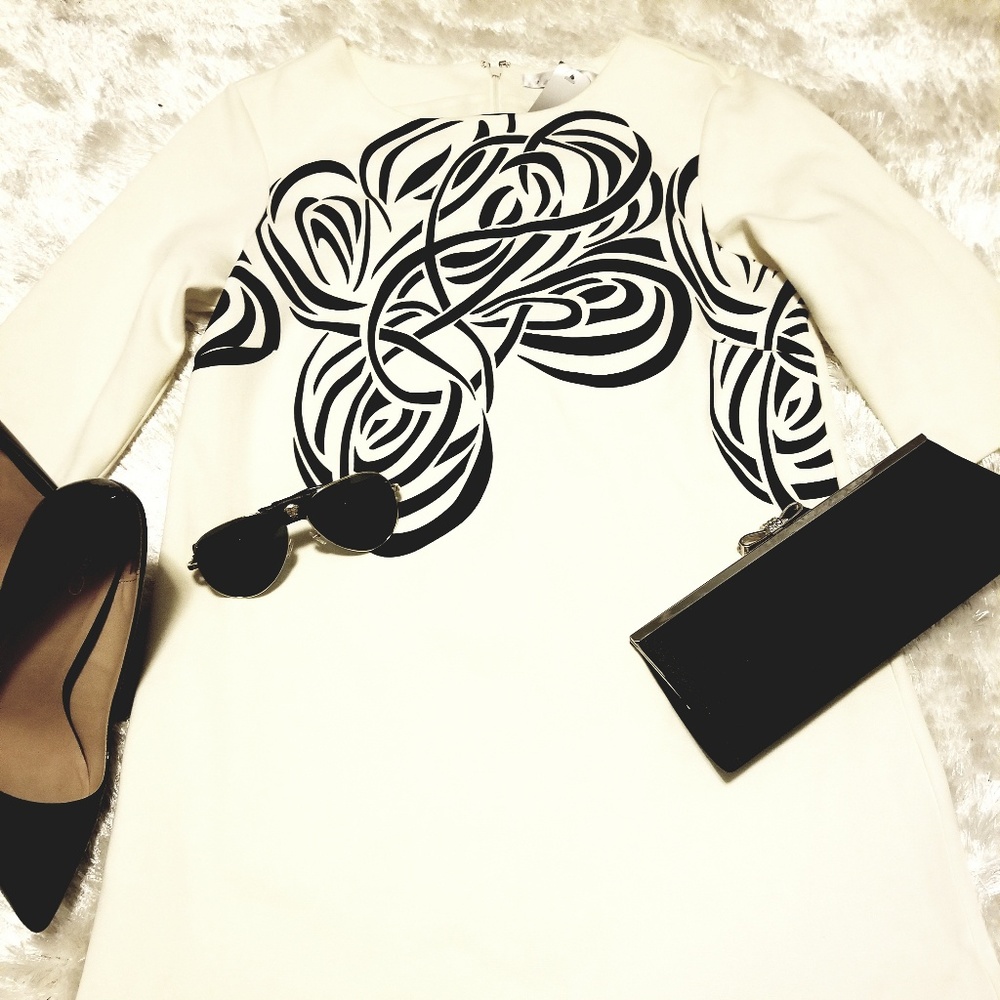 WD.NY Simple sophisticated off white dress